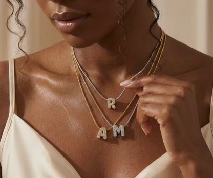 Collar Inicial “bubble letter”